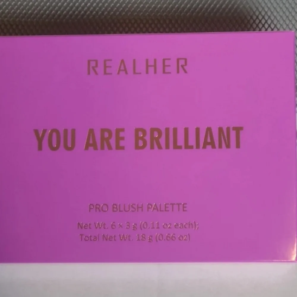 REALHER You Are Brilliant Pro Blush Palette - 6 Colors NIB Sealed RV $36